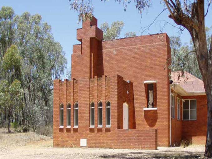 Mangoplah Church